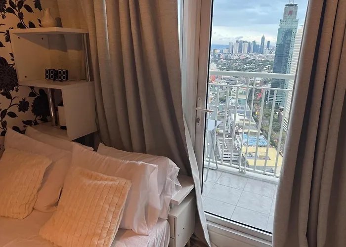 Luxury In The Makati Skyline *