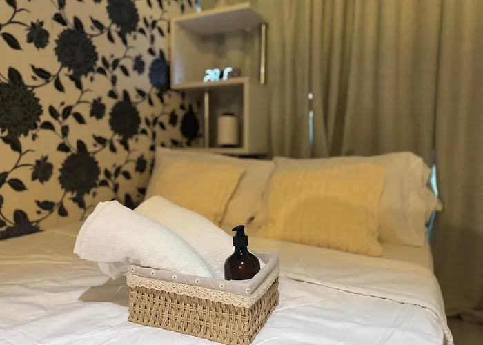 Luxury In The Makati Skyline *